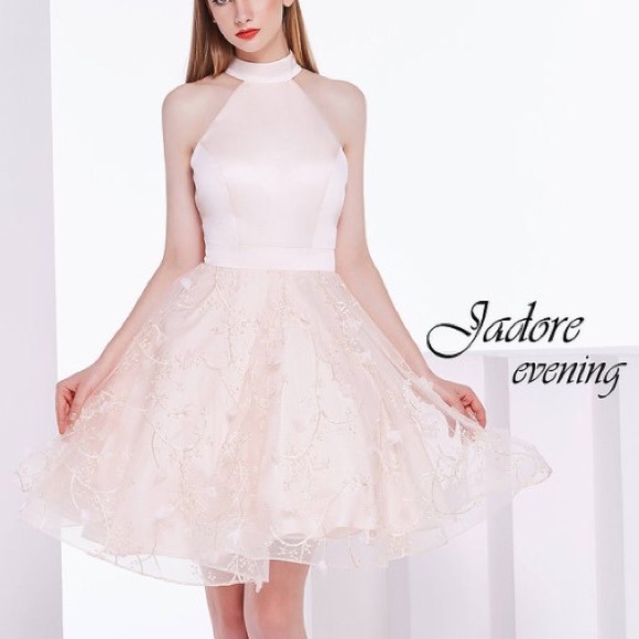 Beautiful Prom/Grad Dress Worn Once - Picture 8 of 10